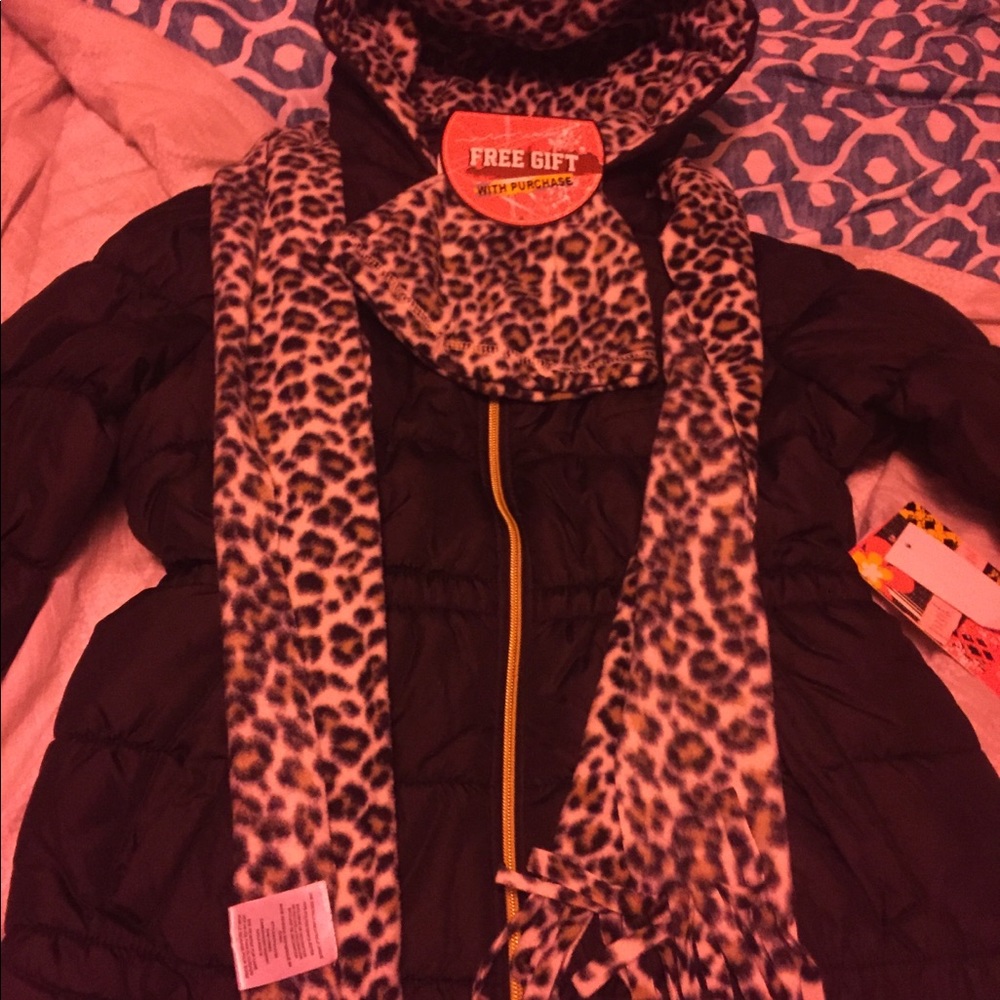 Girls puffer coat  with scar and cheetah hat